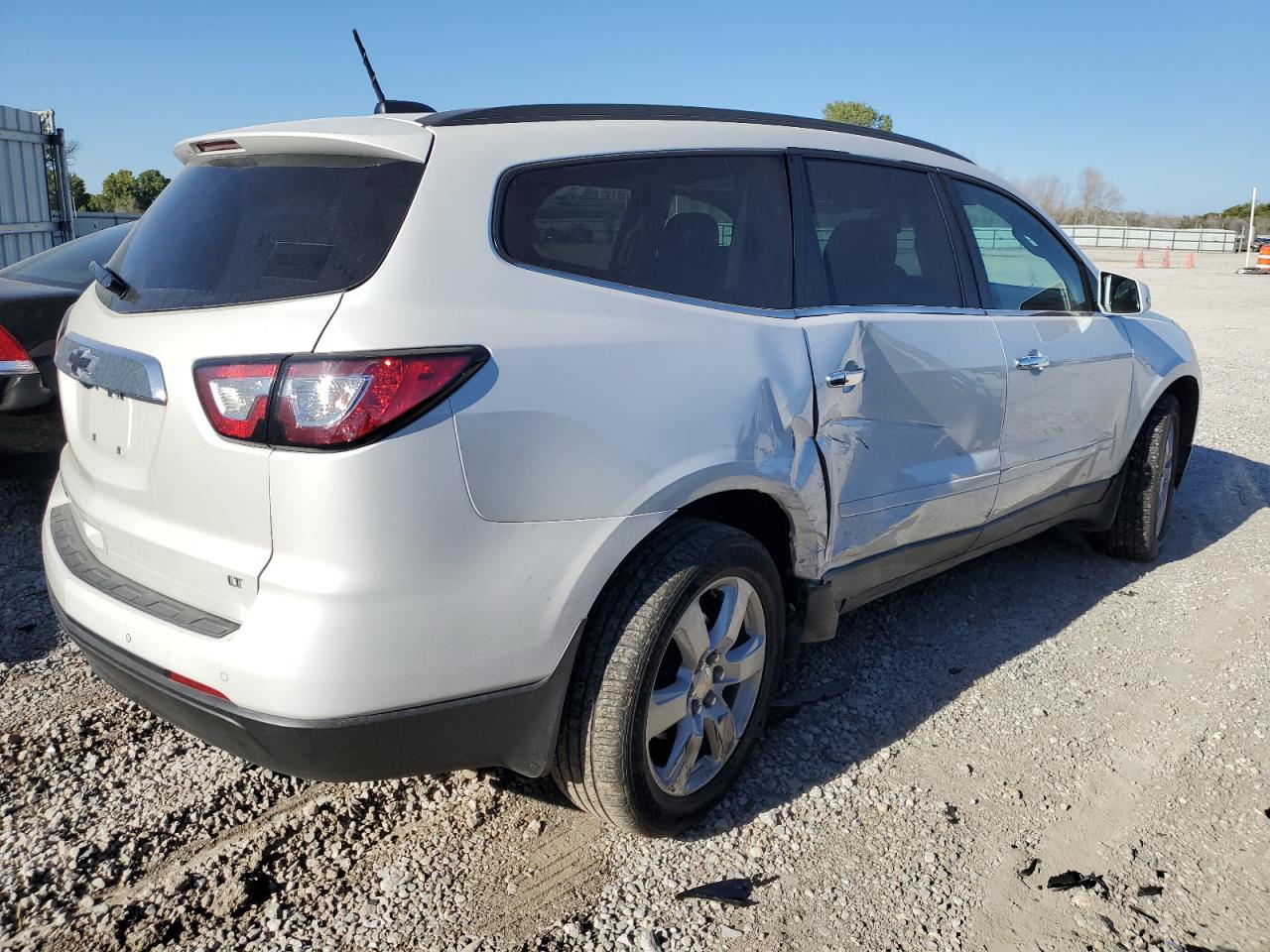 Obraz 3 z 2017 CHEVROLET TRAVERSE LT 2017 z VIN 1GNKVGKD9HJ102445