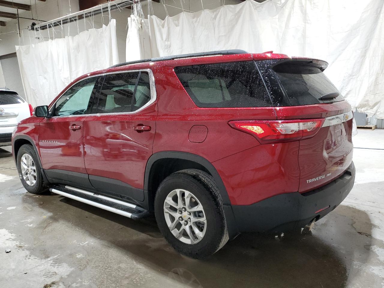 Obraz 2 z 2021 CHEVROLET TRAVERSE LT 2021 z VIN 1GNEVHKW1MJ145305