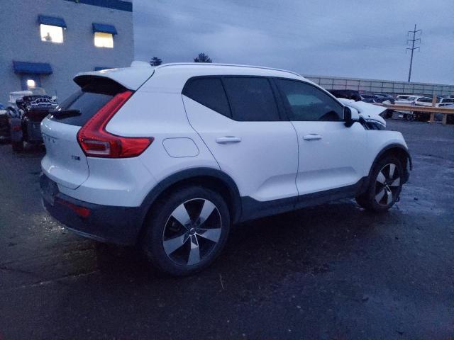 Image 3 of 2019 VOLVO XC40 T5 MOMENTUM 2019 with VIN YV4162XZ3K2007807