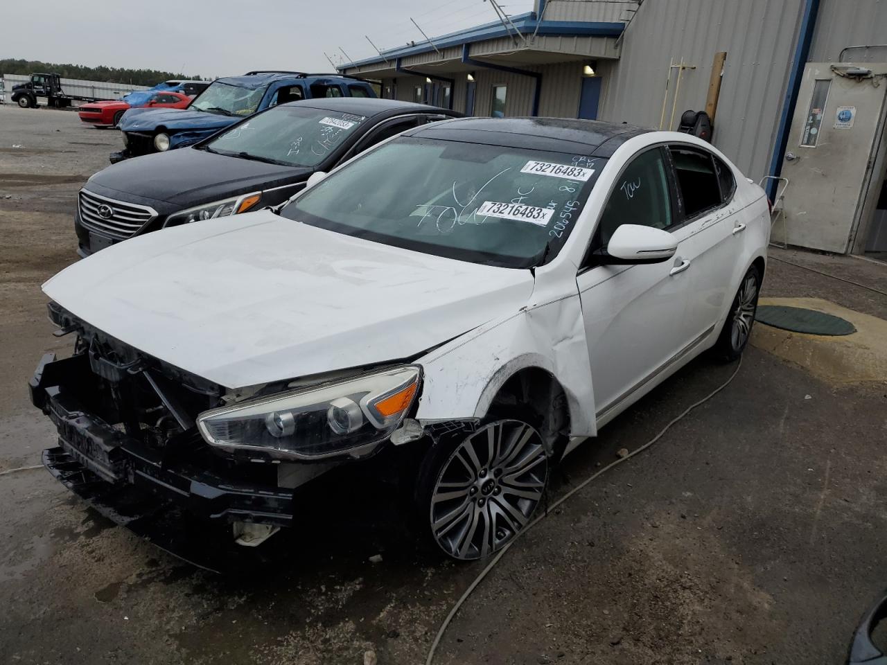 Image 1 of 2016 KIA CADENZA LUXURY 2016 with VIN KNALN4D78G5206545