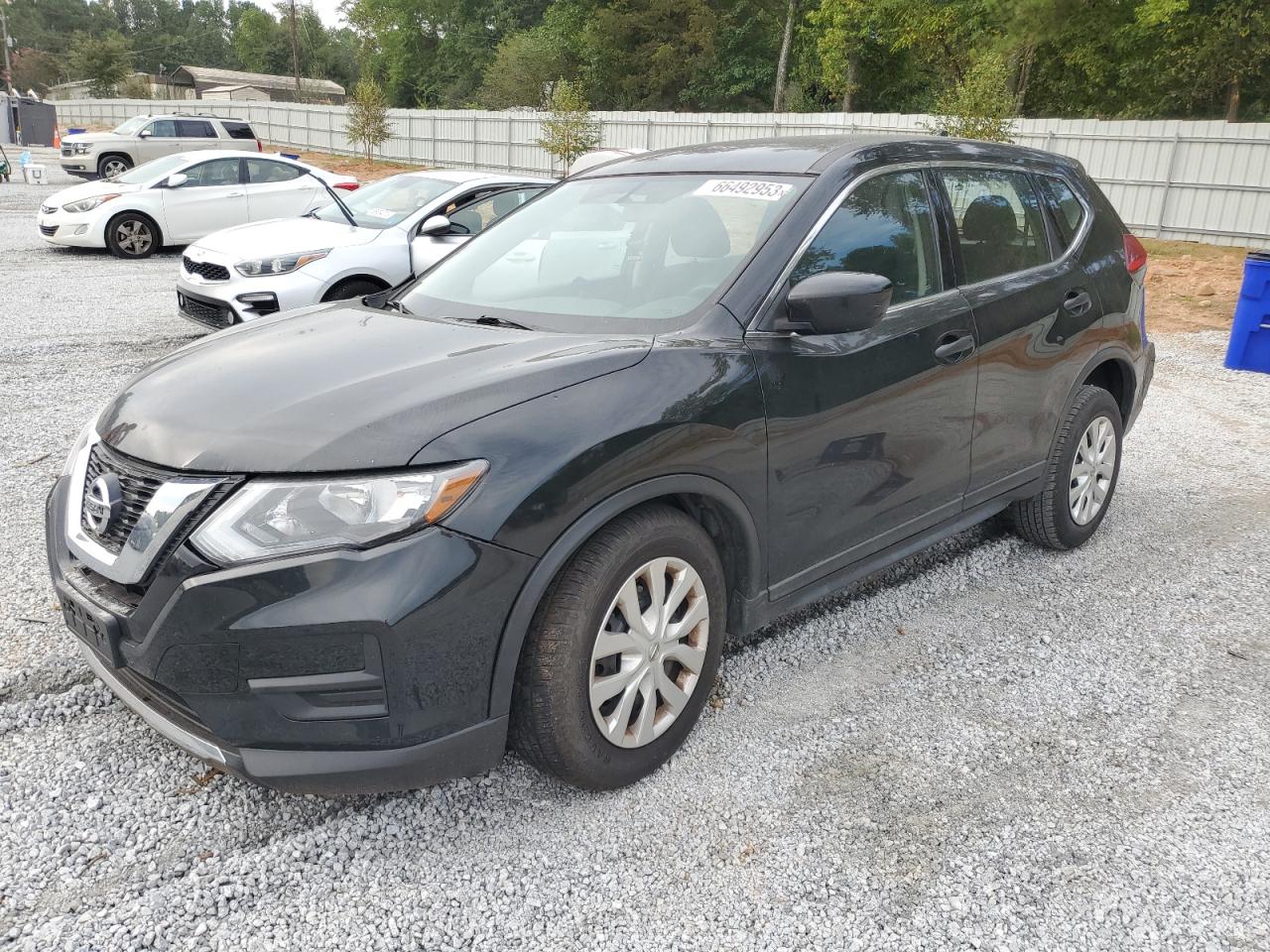 Obraz 1 z Nissan Rogue S 2017 z VIN KNMAT2MTXHP531365