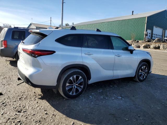 Image 3 of 2022 TOYOTA HIGHLANDER XLE 2022 with VIN 5TDGZRBH4NS251006