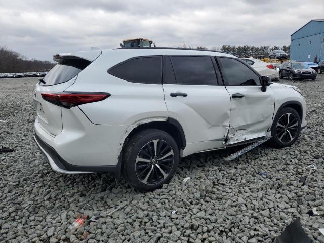 Изображение 3 2022 TOYOTA HIGHLANDER XSE 2022 с VIN 5TDLZRBH0NS256024