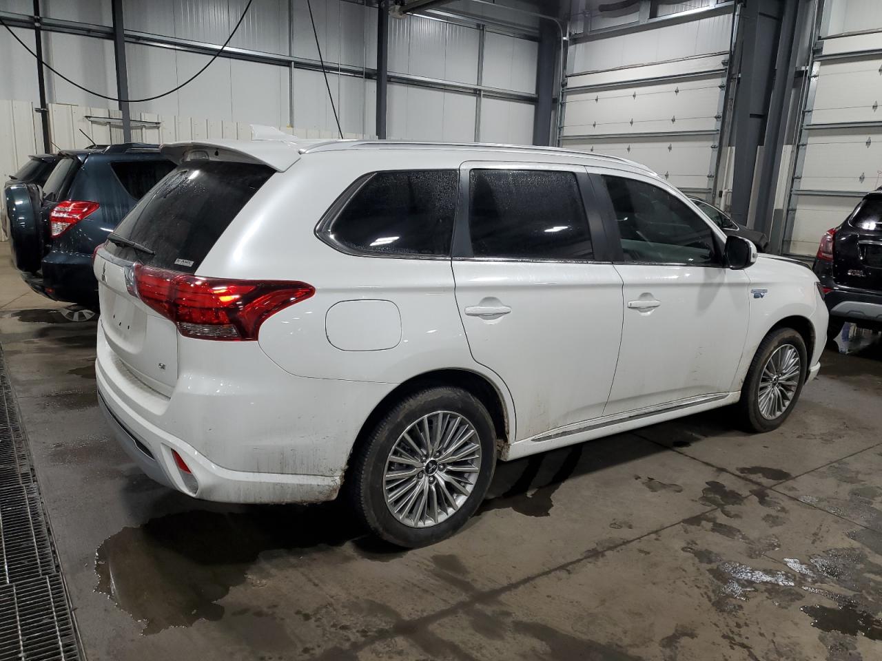 Изображение 3 2021 MITSUBISHI OUTLANDER FE 2021 с VIN JA4J2VA71MZ000978