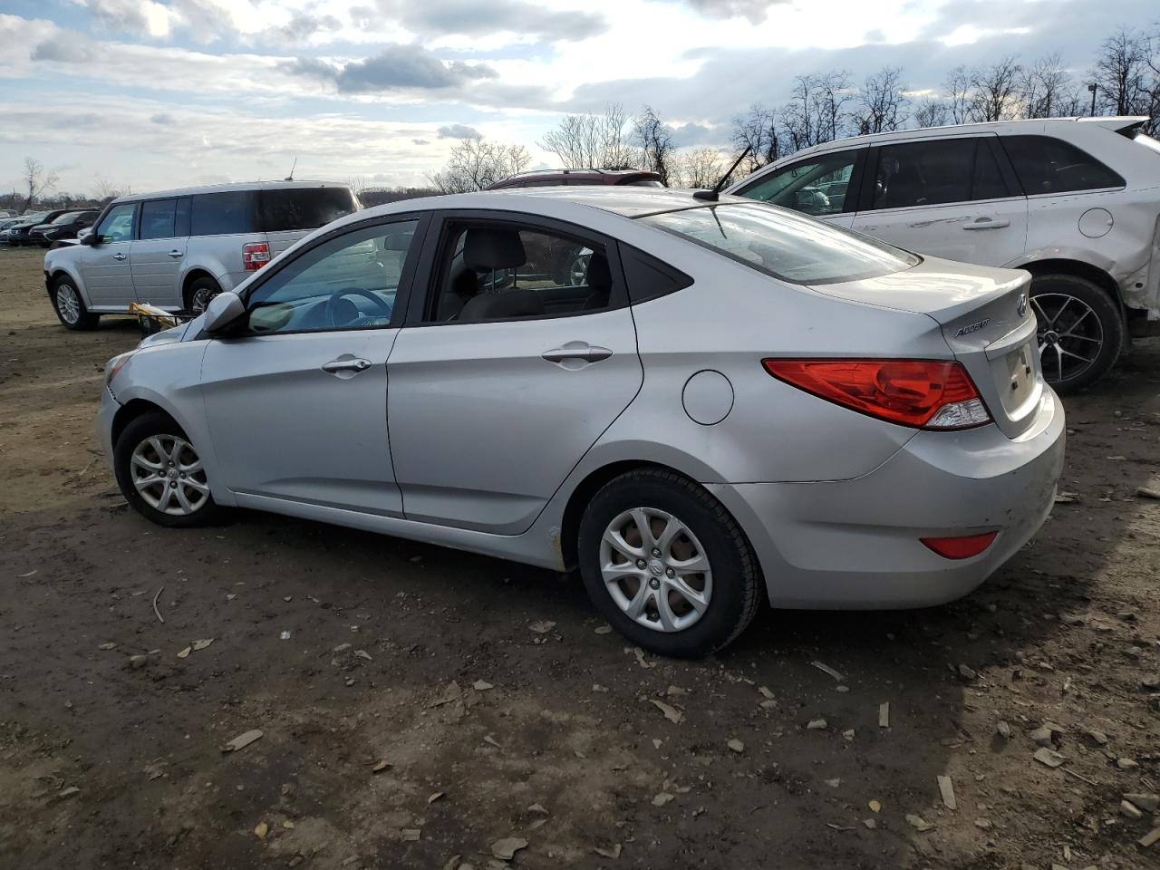 Image 2 of 2013 HYUNDAI ACCENT GLS 2013 with VIN KMHCT4AE8DU487349