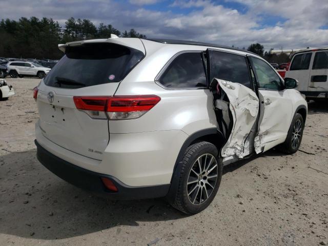 Image 3 of 2018 TOYOTA HIGHLANDER SE 2018 with VIN 5TDJZRFH8JS801950