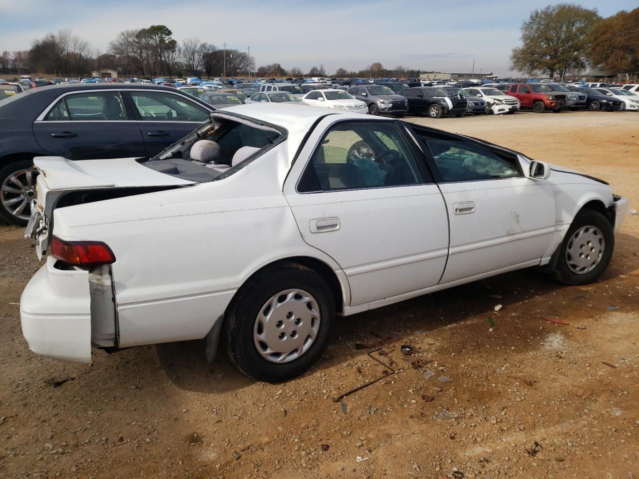 Obraz 3 z 1998 TOYOTA CAMRY CE 1998 z VIN 4T1BG22K6WU845382