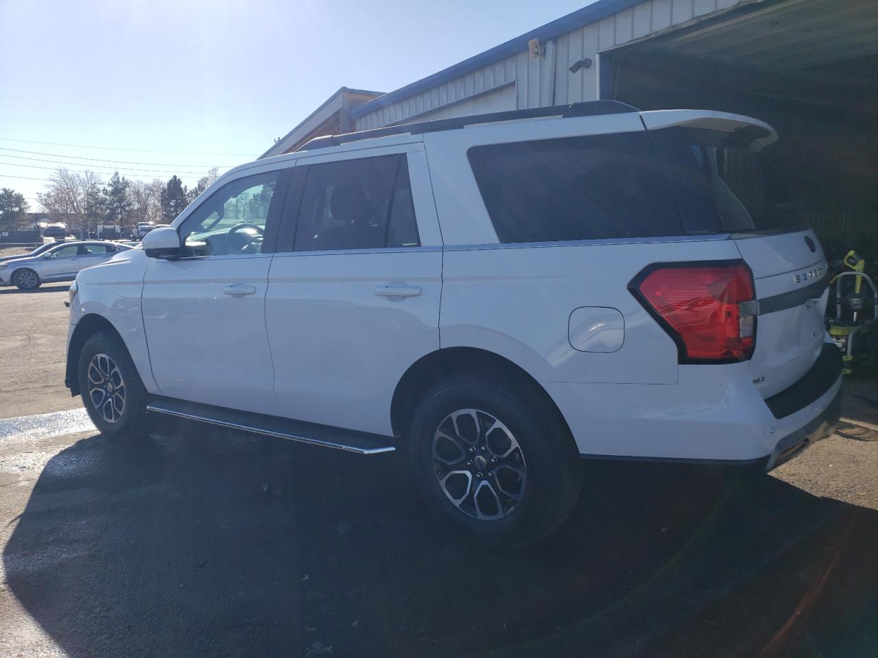 Image 2 of 2023 FORD EXPEDITION XLT 2023 with VIN 1FMJU1J83PEA50354