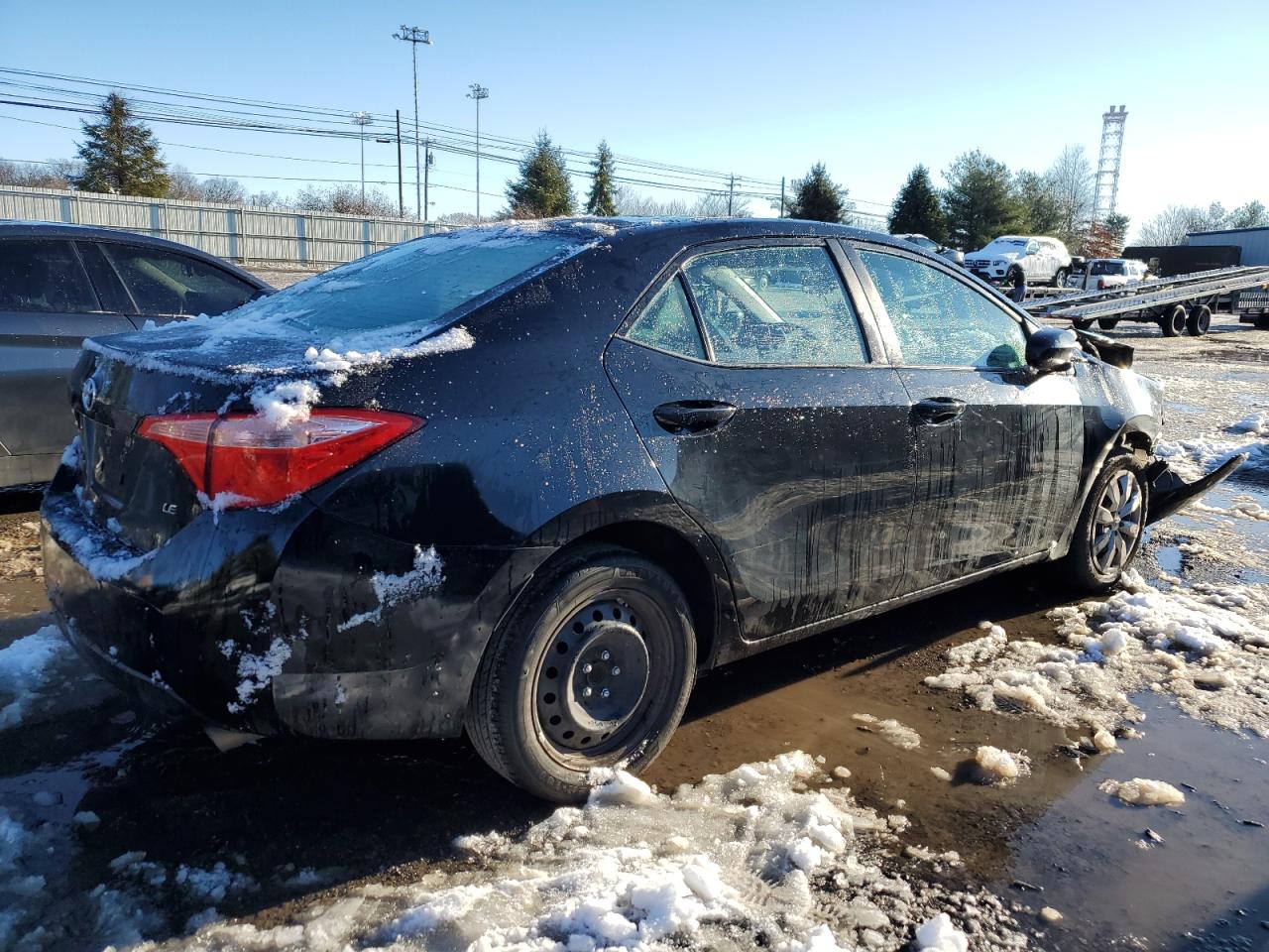 Image 3 of 2019 TOYOTA COROLLA L 2019 with VIN 5YFBURHEXKP933978