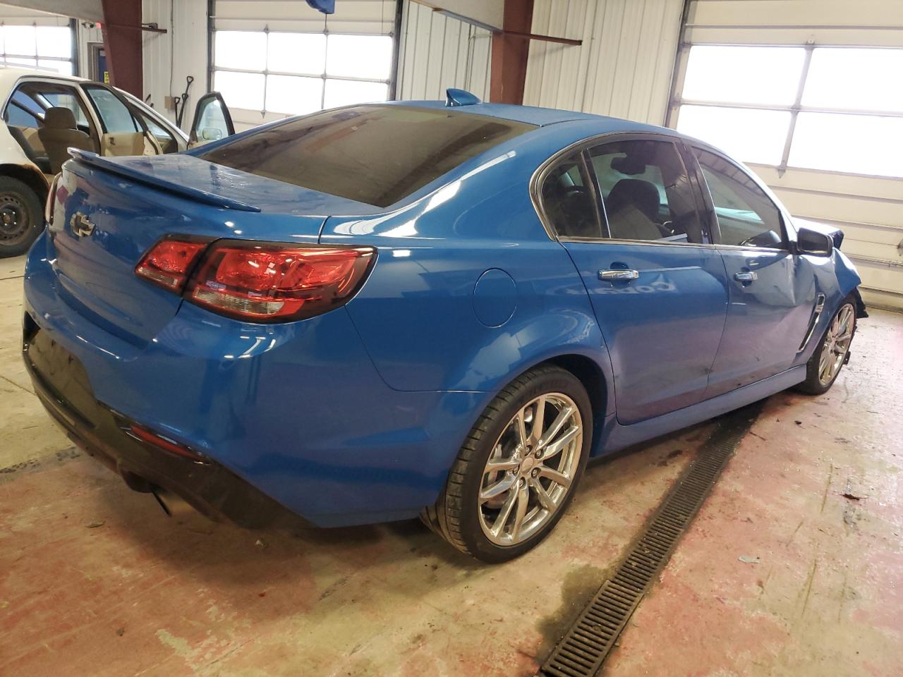 Изображение 3 2015 CHEVROLET SS  2015 с VIN 6G3F15RW2FL112174
