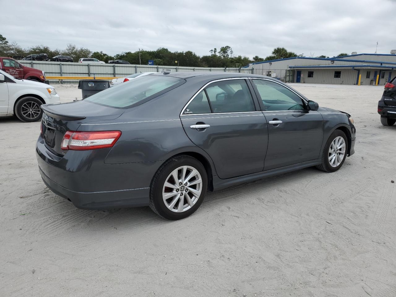 Obraz 3 z 2011 TOYOTA CAMRY BASE 2011 z VIN 4T1BF3EK3BU768467