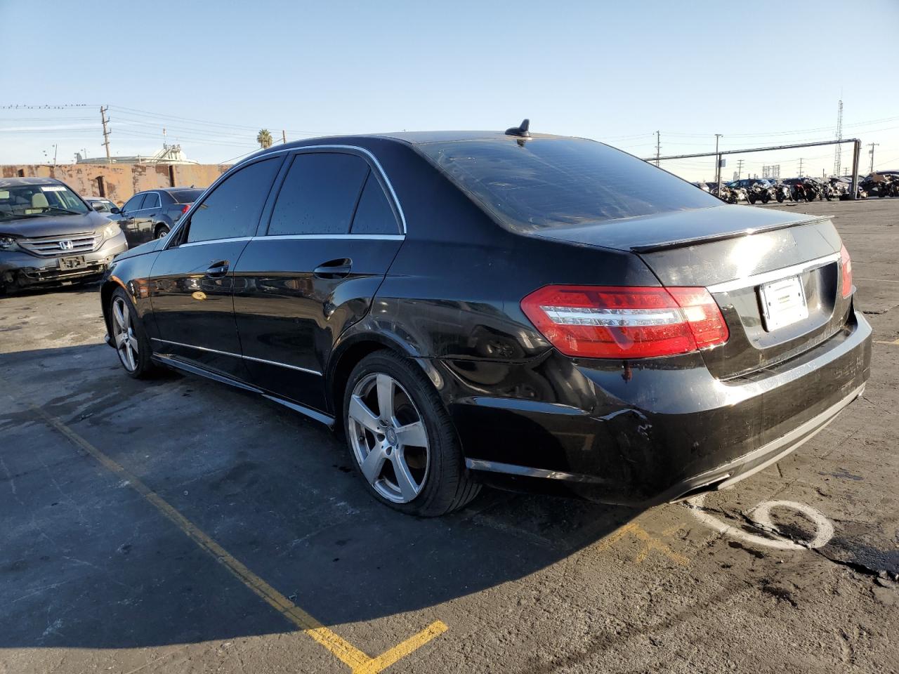 Obraz 2 z 2012 MERCEDES-BENZ E 350 2012 z VIN WDDHF5KB9CA627197