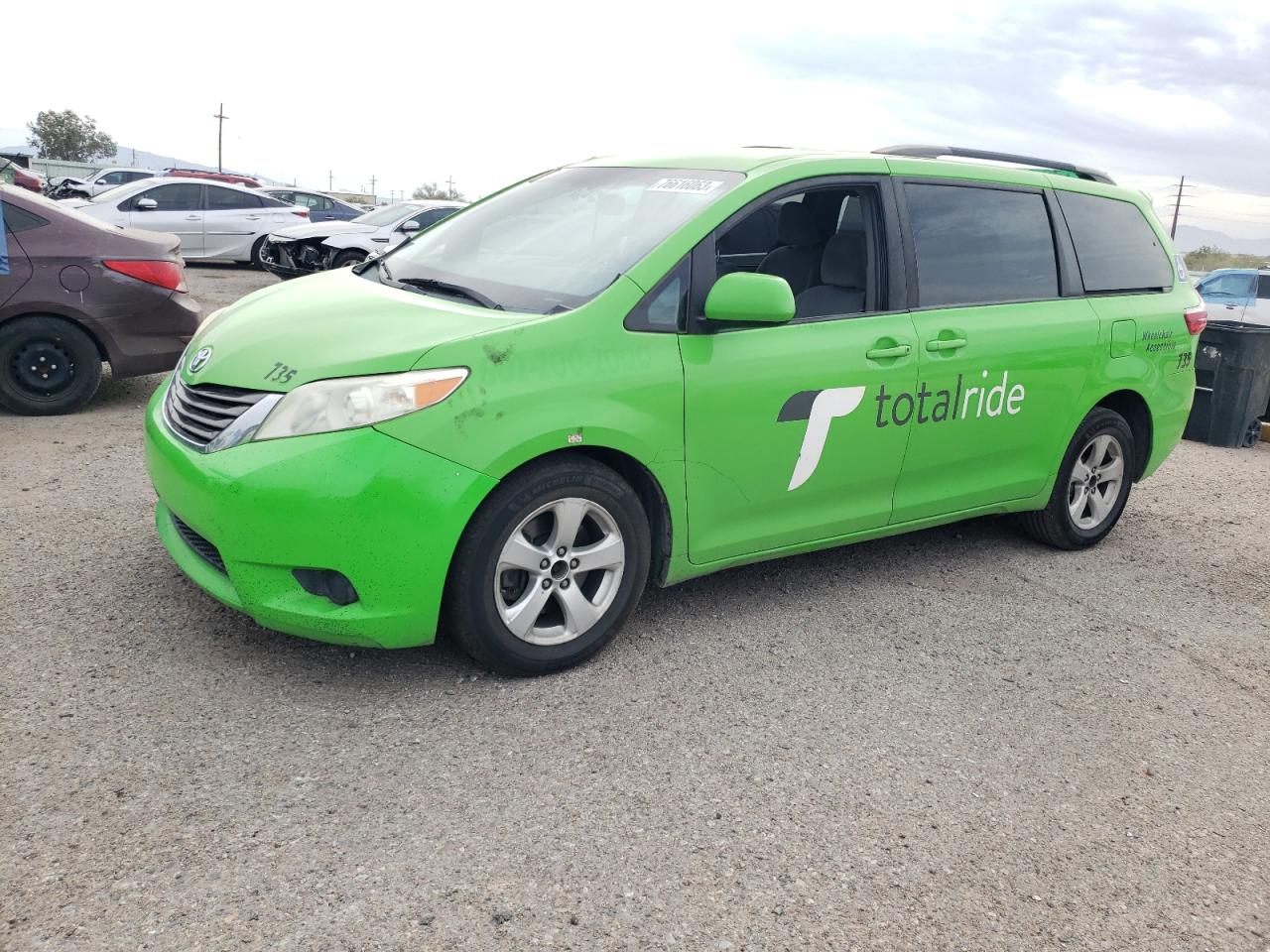 Изображение 1 2015 TOYOTA SIENNA LE 2015 с VIN 5TDKK3DC7FS560533