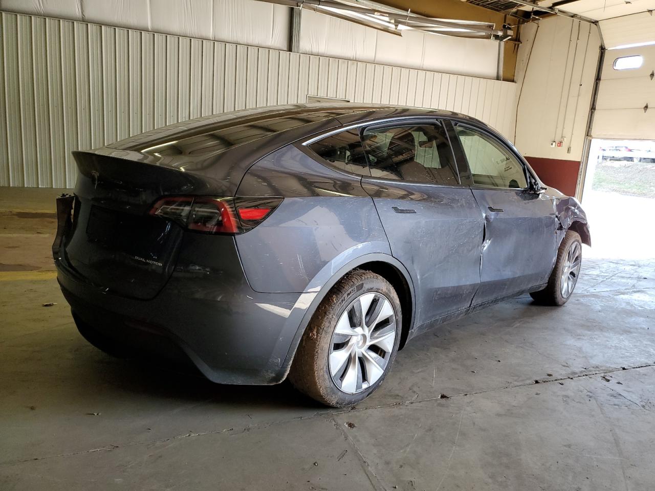 Изображение 3 2023 TESLA MODEL Y  2023 с VIN 7SAYGDEE5PA184891