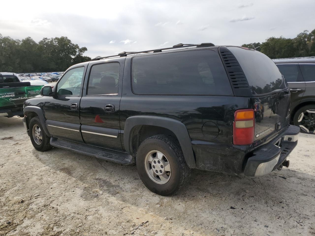 Image 2 of 2003 CHEVROLET SUBURBAN C1500 2003 with VIN 3GNEC16Z33G207434