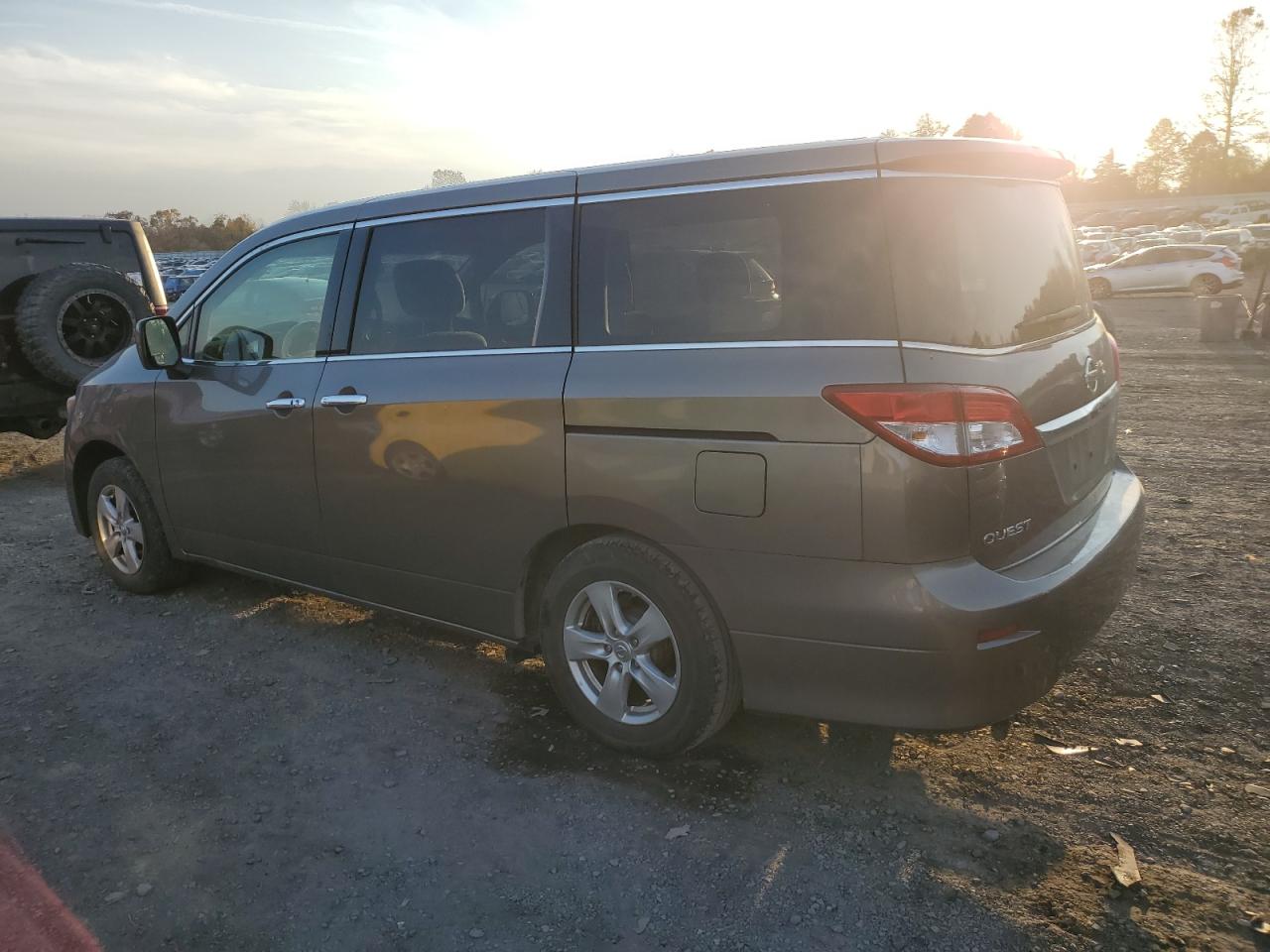 Изображение 2 Nissan Quest S 2015 с VIN JN8AE2KP4F9128083