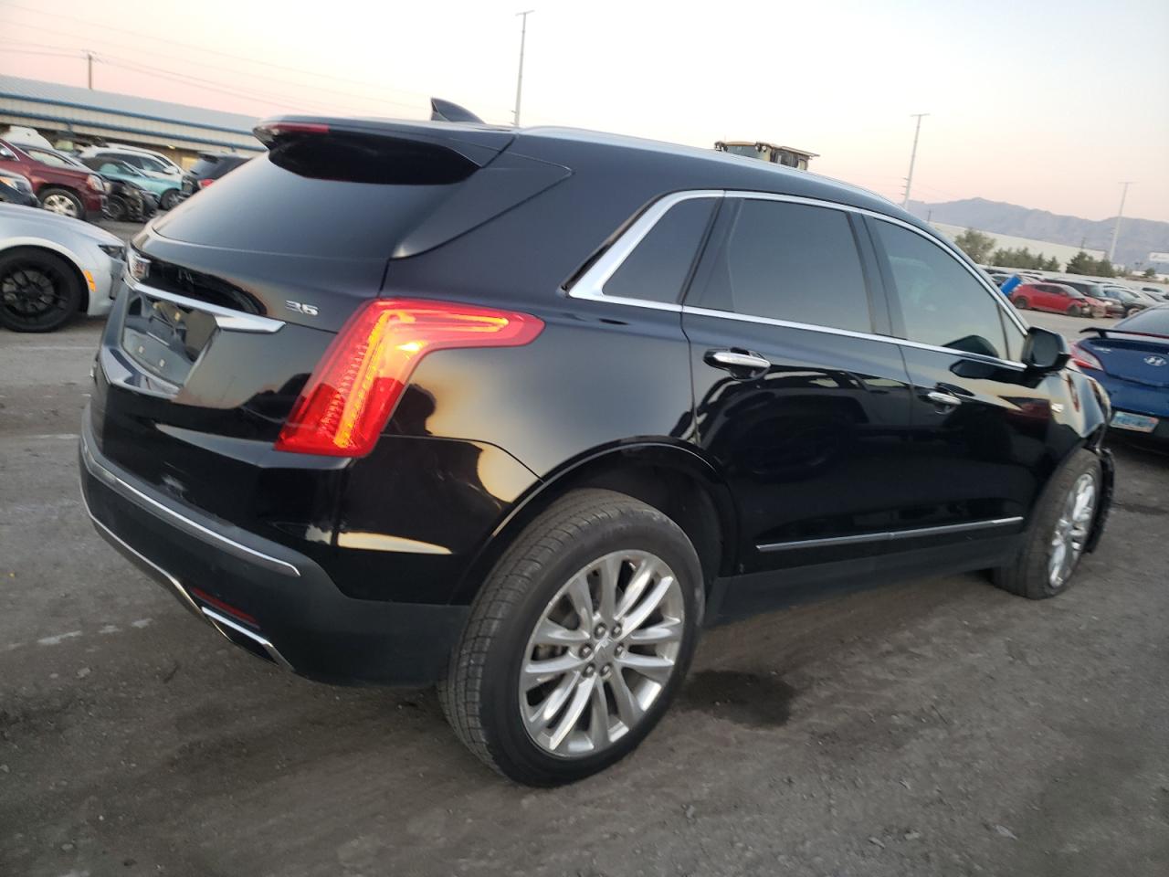 Obraz 3 z 2017 CADILLAC XT5 PLATINUM 2017 z VIN 1GYKNFRS2HZ116397