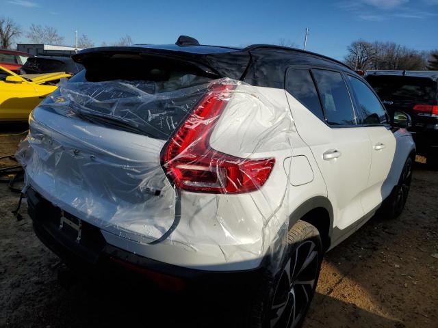 Image 3 of 2022 VOLVO XC40 T5 R-DESIGN 2022 with VIN YV4162UM9N2655505