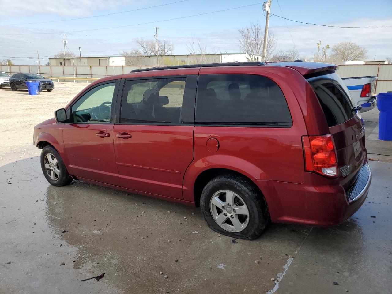 Image 2 of 2011 DODGE GRAND CARAVAN MAINSTREET 2011 with VIN 2D4RN3DG5BR669006