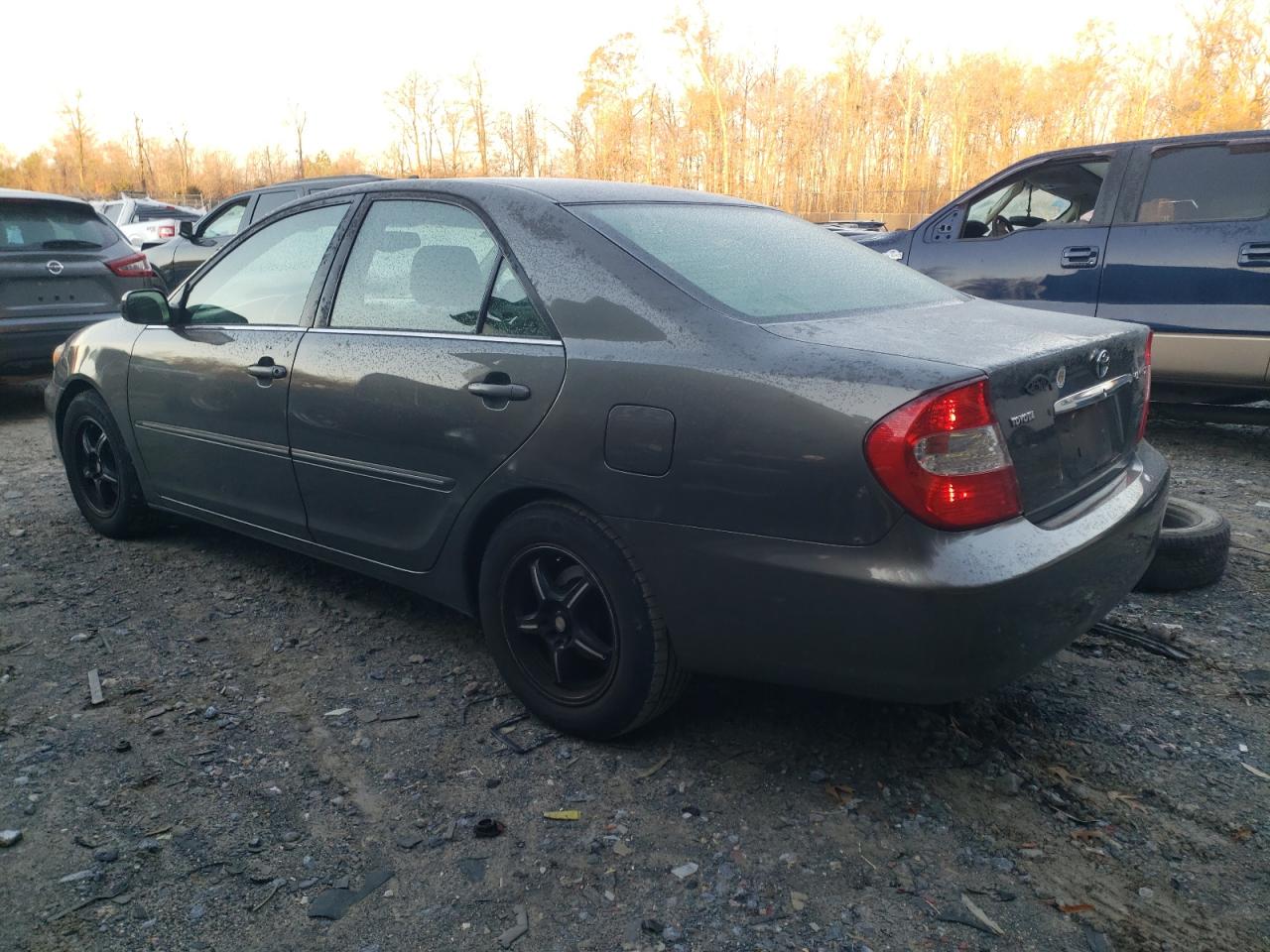 Изображение 2 2003 TOYOTA CAMRY LE 2003 с VIN 4T1BE30K33U664010