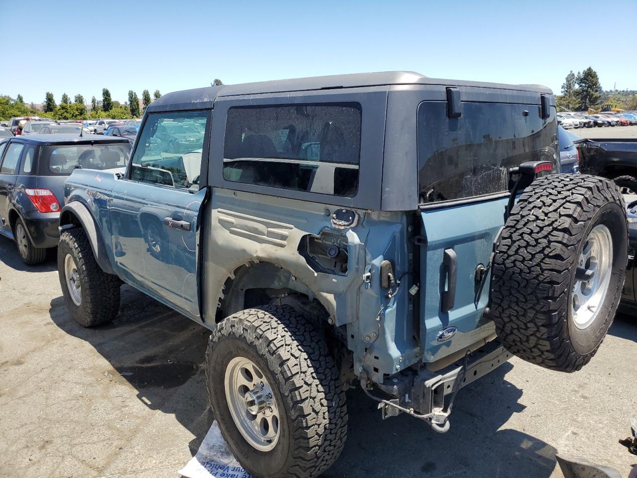 Изображение 2 Ford Bronco Base 2022 с VIN 1FMDE5AH6NLB09357