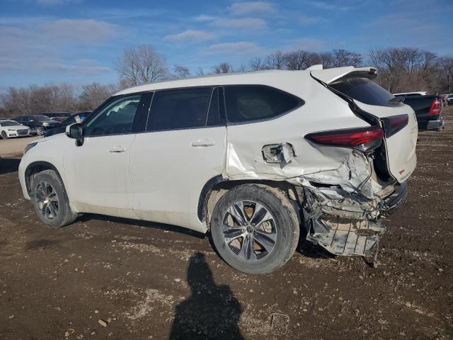 Image 2 of 2022 TOYOTA HIGHLANDER XLE 2022 with VIN 5TDGZRBH1NS593593