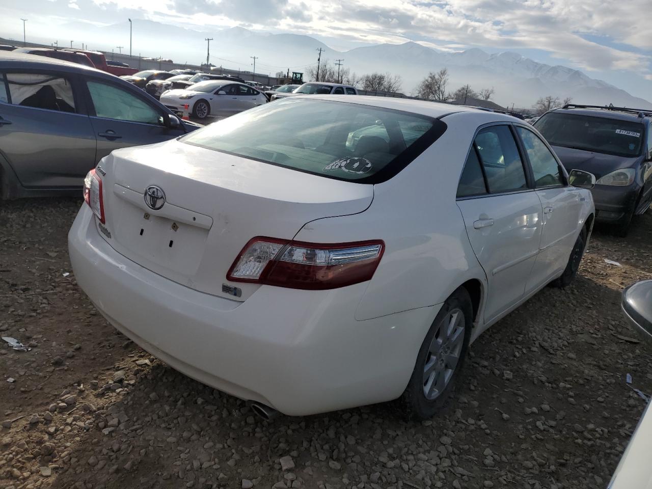 Image 3 of 2007 TOYOTA CAMRY HYBRID 2007 with VIN JTNBB46K573035513