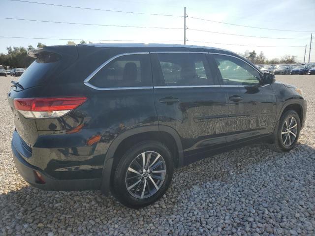 Image 3 of 2018 TOYOTA HIGHLANDER SE 2018 with VIN 5TDJZRFH6JS864013