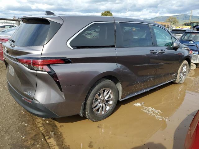 Image 3 of 2021 TOYOTA SIENNA LE 2021 with VIN 5TDKRKEC2MS021934