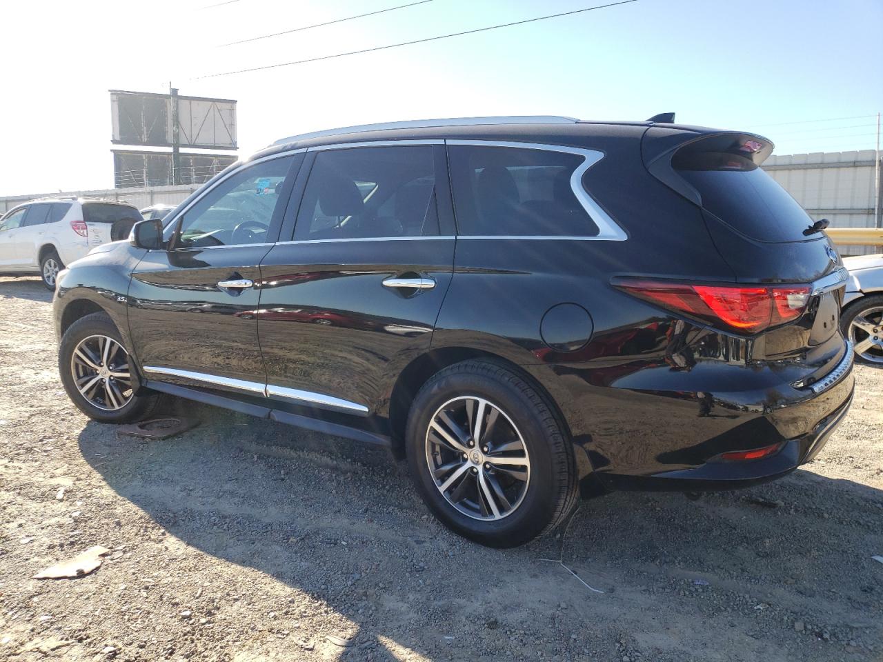 Image 2 of 2017 INFINITI QX60  2017 with VIN 5N1DL0MM0HC503815