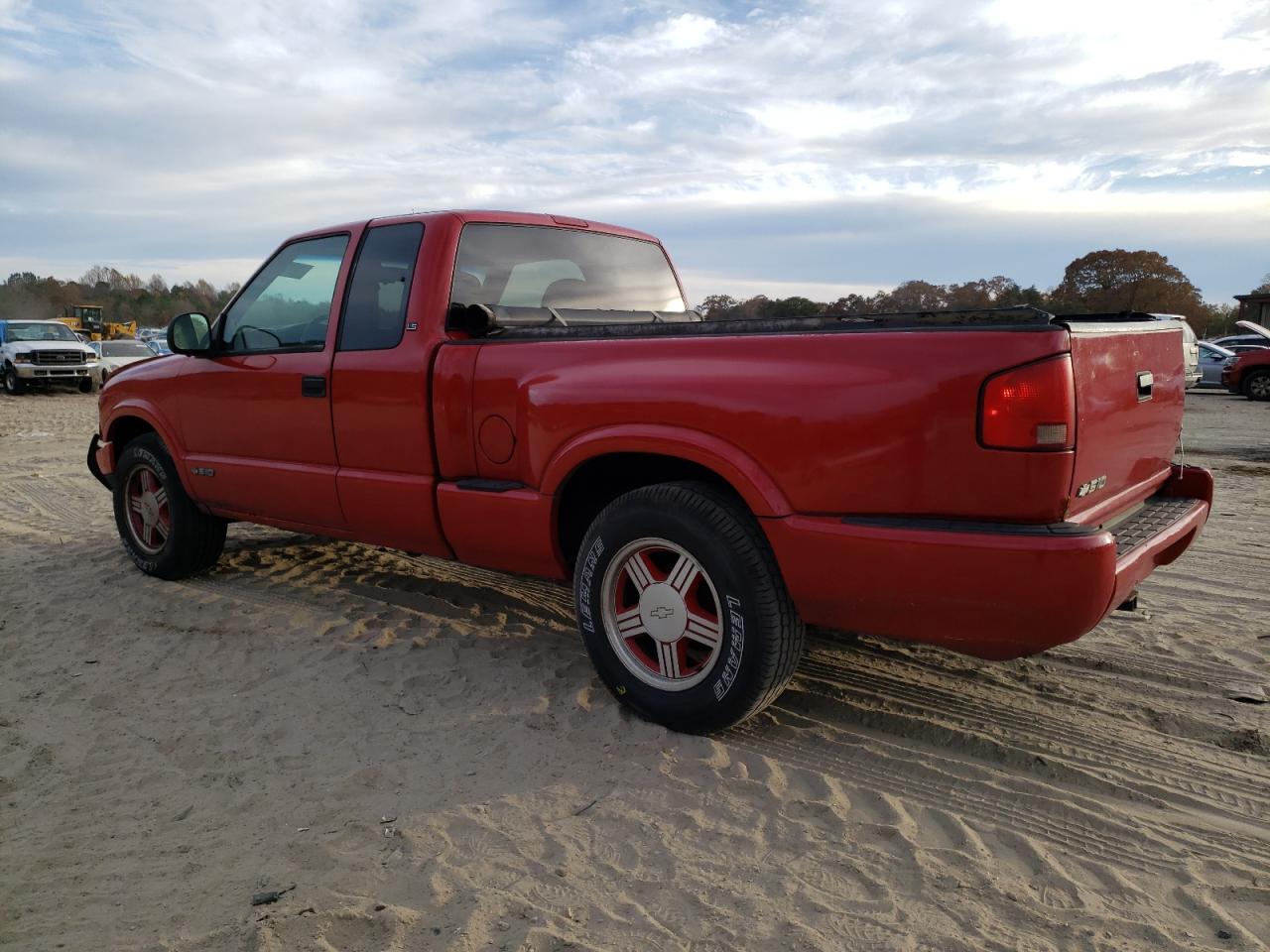 Image 2 of 1998 CHEVROLET S TRUCK S10 1998 with VIN 1GCCS19X3W8178816