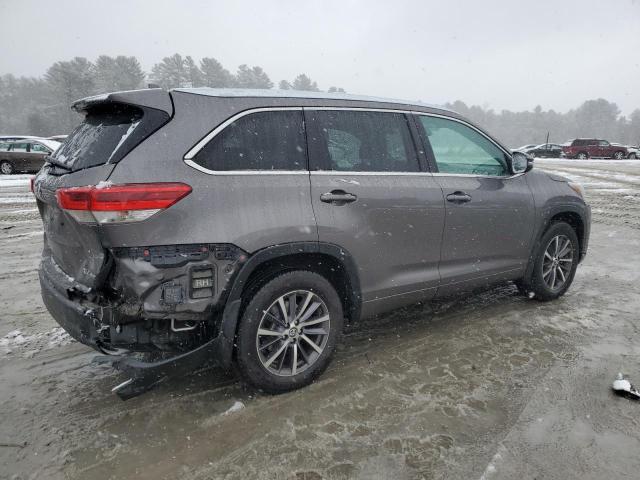 Image 3 of 2017 TOYOTA HIGHLANDER SE 2017 with VIN 5TDJZRFH6HS372012