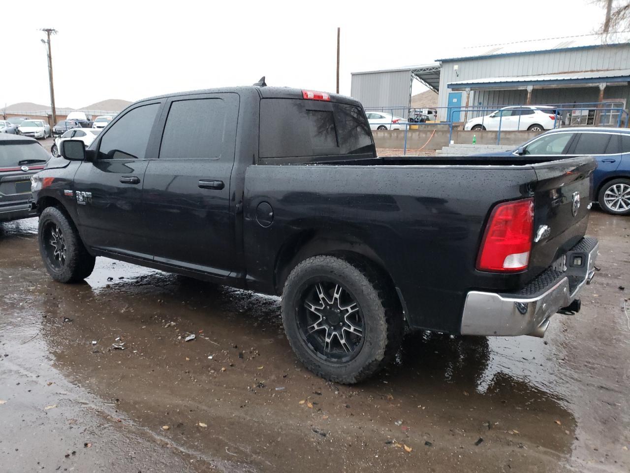 Obraz 2 z 2019 RAM 1500 CLASSIC SLT 2019 z VIN 1C6RR7LTXKS632353