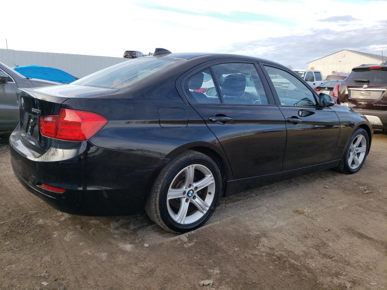 Image 3 of 2014 BMW 320 I XDRIVE 2014 with VIN WBA3C3G54ENR25623