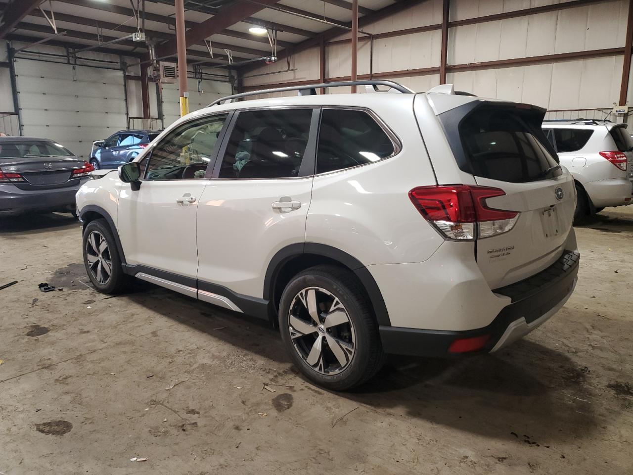 Obraz 2 z 2020 SUBARU FORESTER TOURING 2020 z VIN JF2SKAXC9LH456577