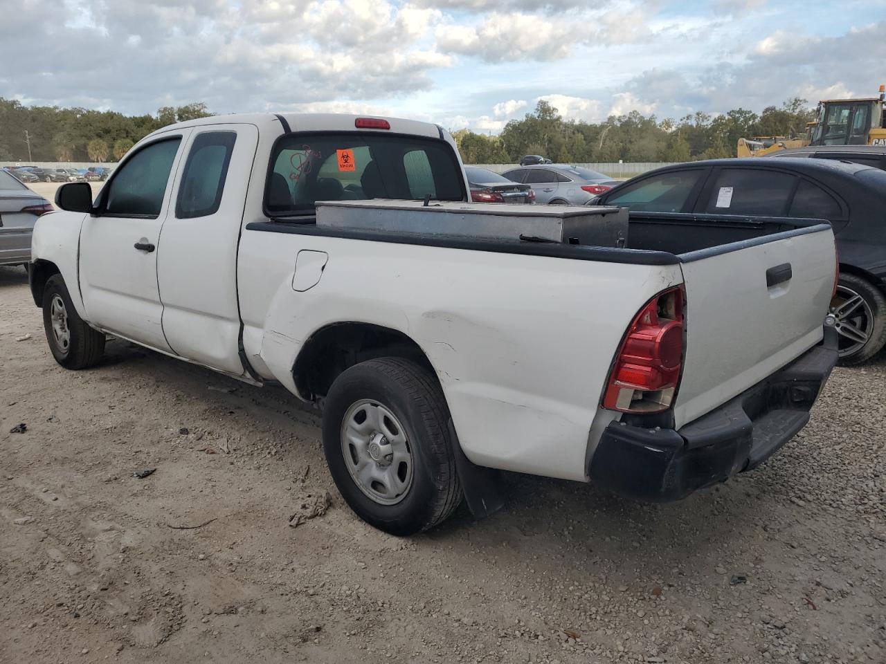 Image 2 of Toyota Tacoma Access Cab 2015 with VIN 5TFTX4CN6FX066169