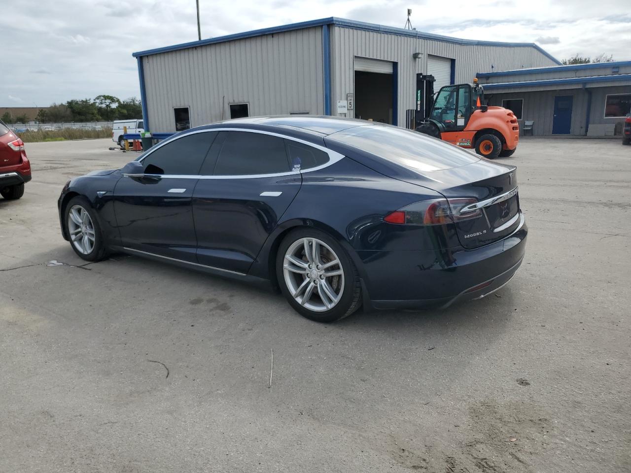 Image 2 of 2014 TESLA MODEL S  2014 with VIN 5YJSA1H16EFP28519
