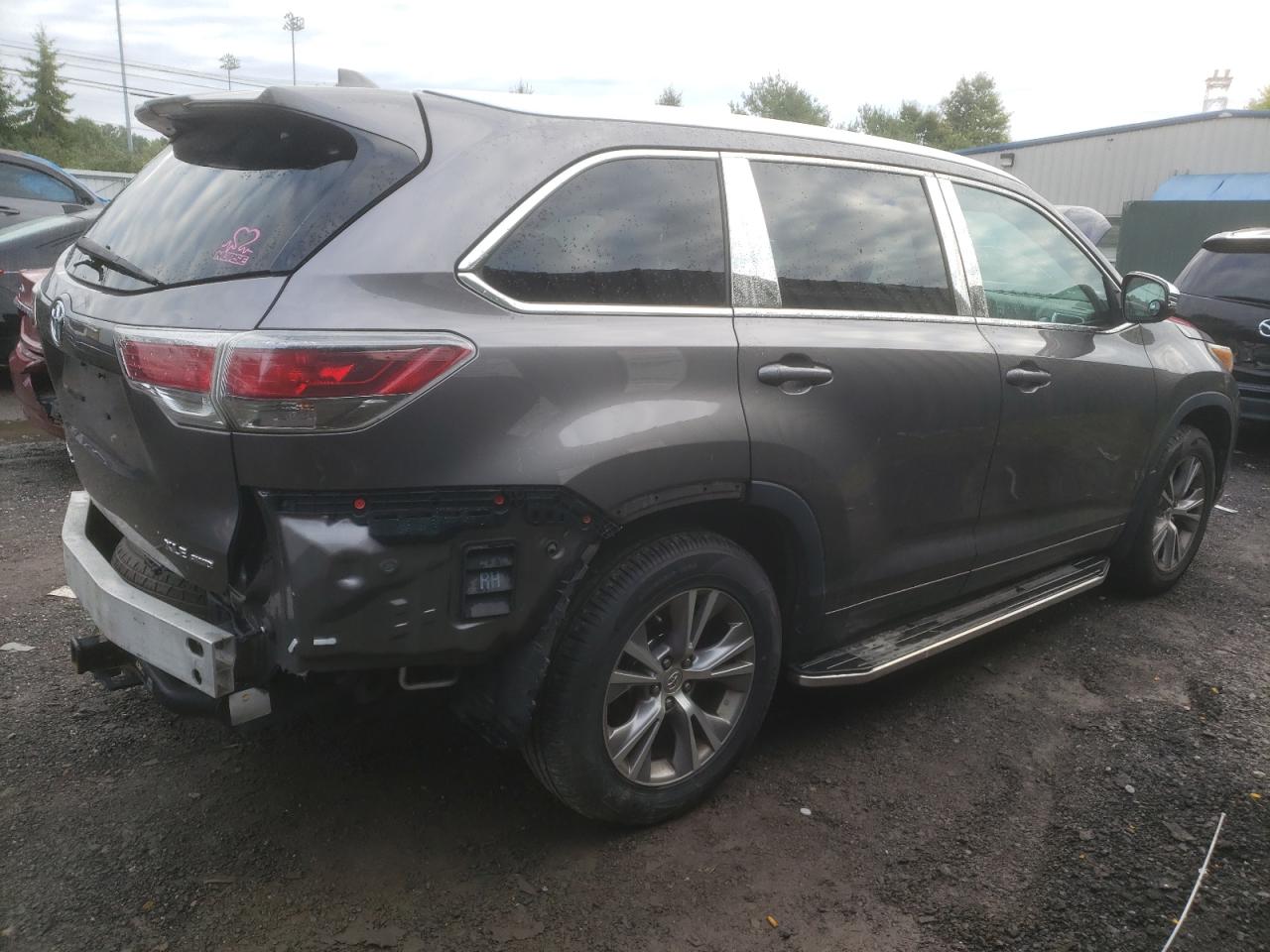 Image 3 of 2015 TOYOTA HIGHLANDER XLE 2015 with VIN 5TDJKRFH8FS208567