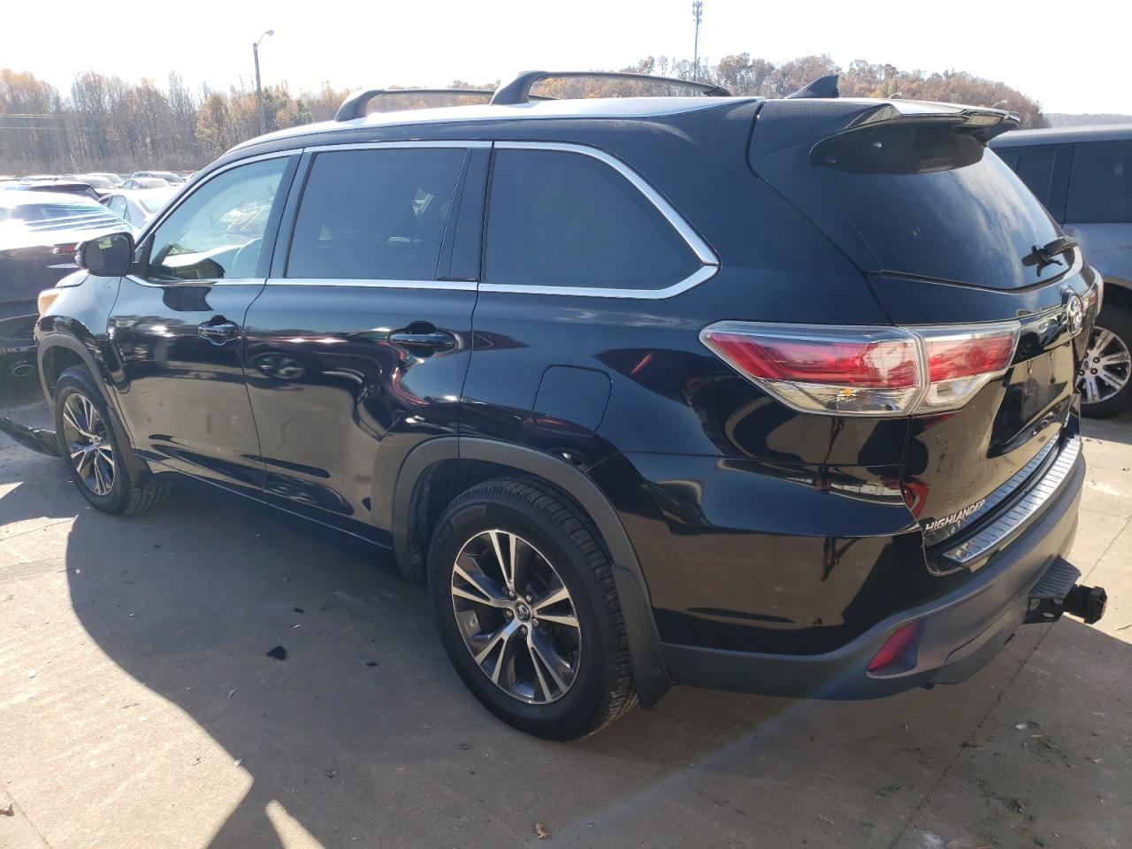 Изображение 2 2016 TOYOTA HIGHLANDER XLE 2016 с VIN 5TDJKRFH7GS310766