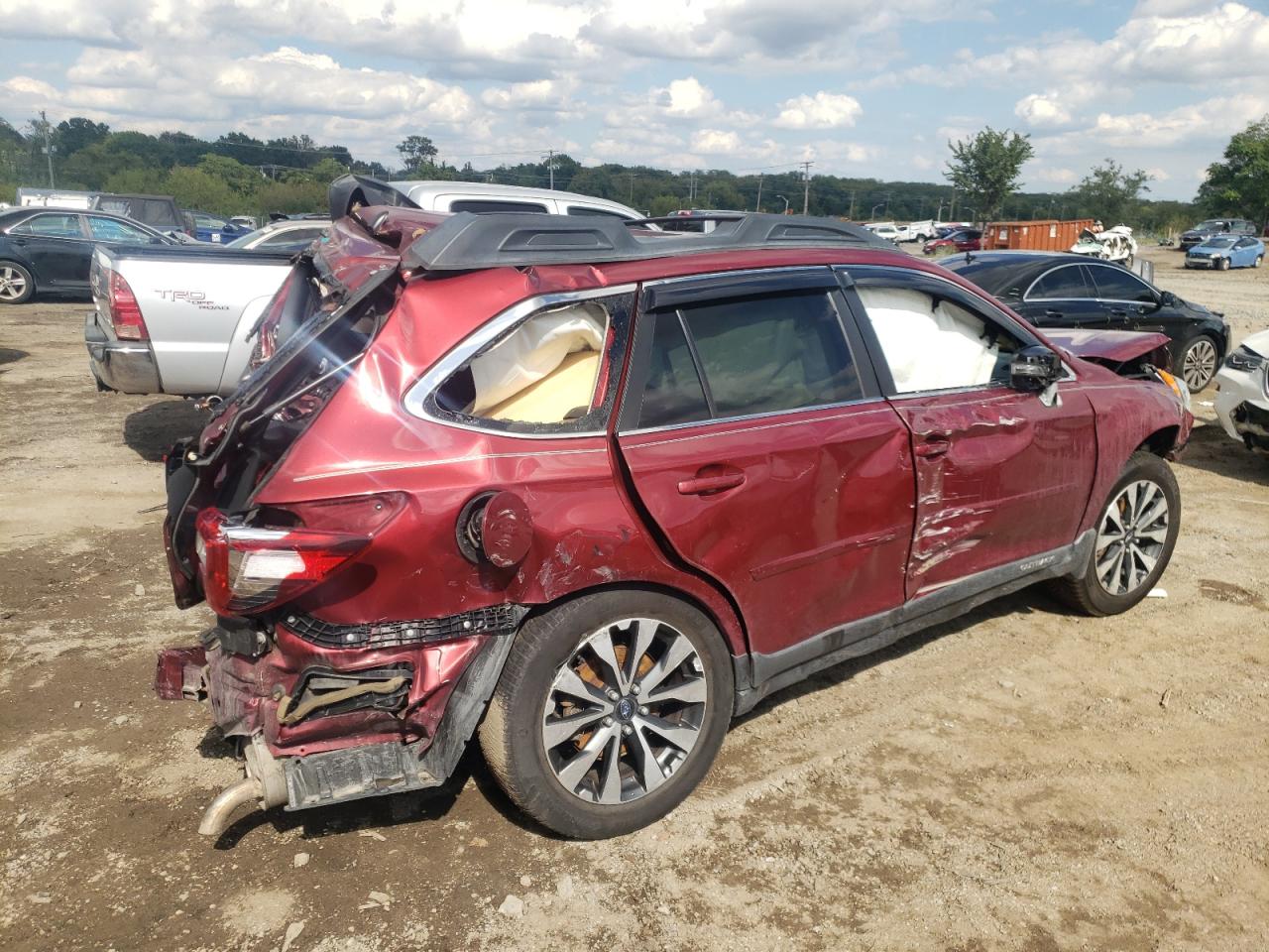 Obraz 3 z 2015 SUBARU OUTBACK 3.6R LIMITED 2015 z VIN 4S4BSENC3F3283807
