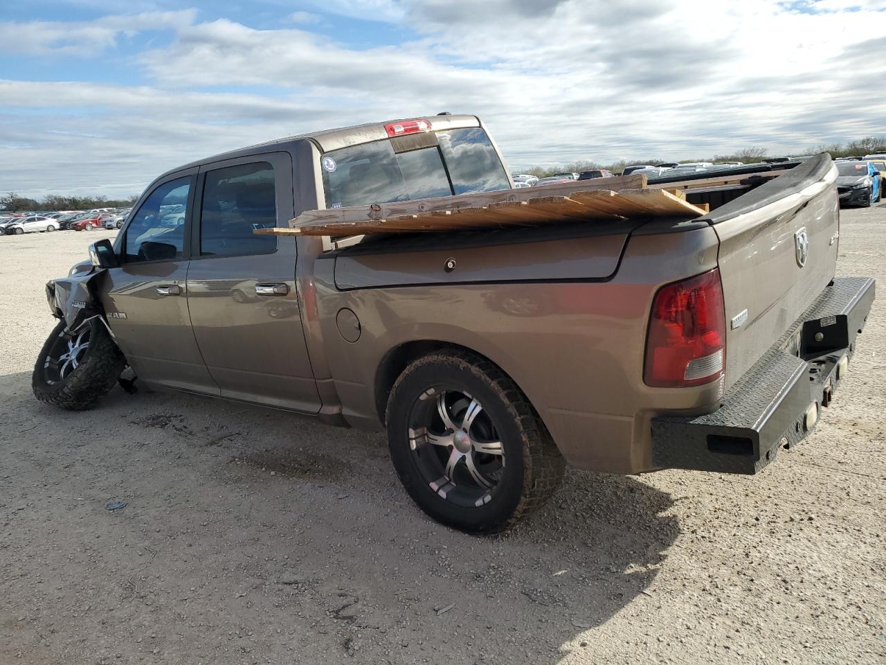 Image 2 of 2009 DODGE RAM 1500  2009 with VIN 1D3HV13T39J519008