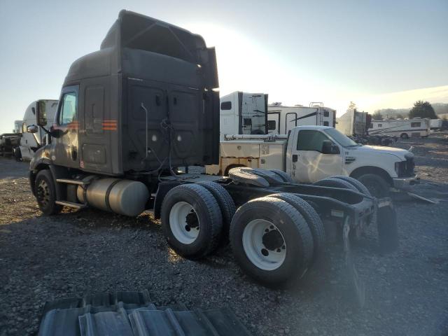 Image 3 of 2018 FREIGHTLINER CASCADIA 113  2018 with VIN 3AKJGHDV3JSJV6373