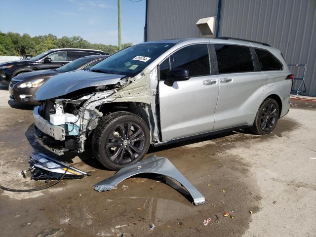 Obraz 1 z 2022 TOYOTA SIENNA XSE 2022 z VIN 5TDXRKEC6NS130758