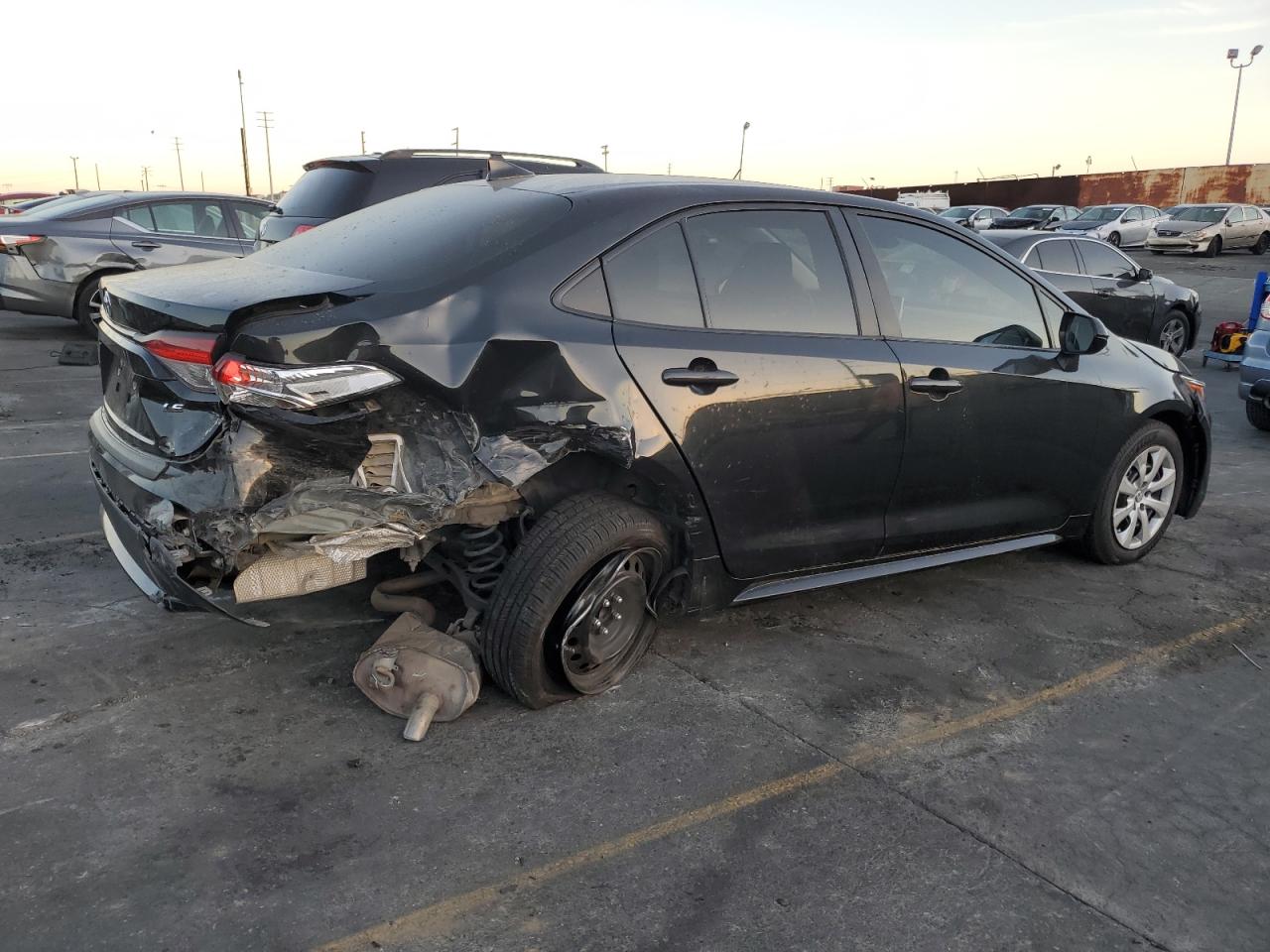 Изображение 3 2020 TOYOTA COROLLA LE 2020 с VIN JTDEPRAEXLJ061399
