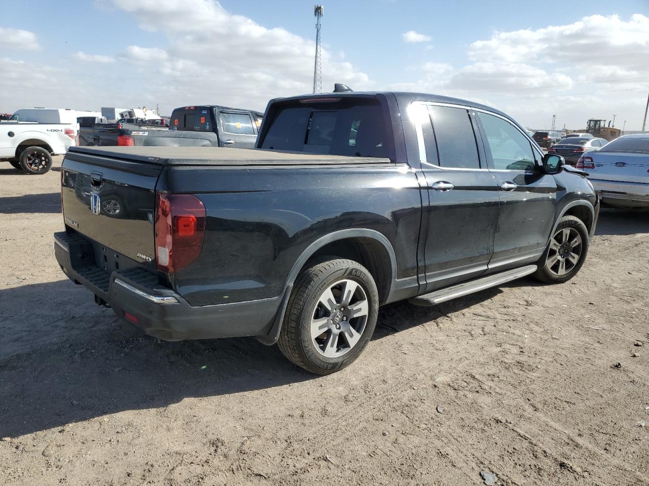 Image 3 of 2018 HONDA RIDGELINE RTL 2018 with VIN 5FPYK3F76JB004907