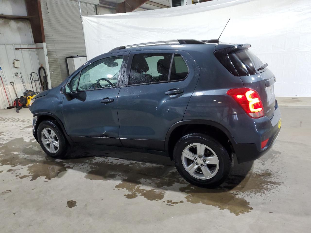 Image 2 of 2022 CHEVROLET TRAX 1LT 2022 with VIN KL7CJPSM4NB521329