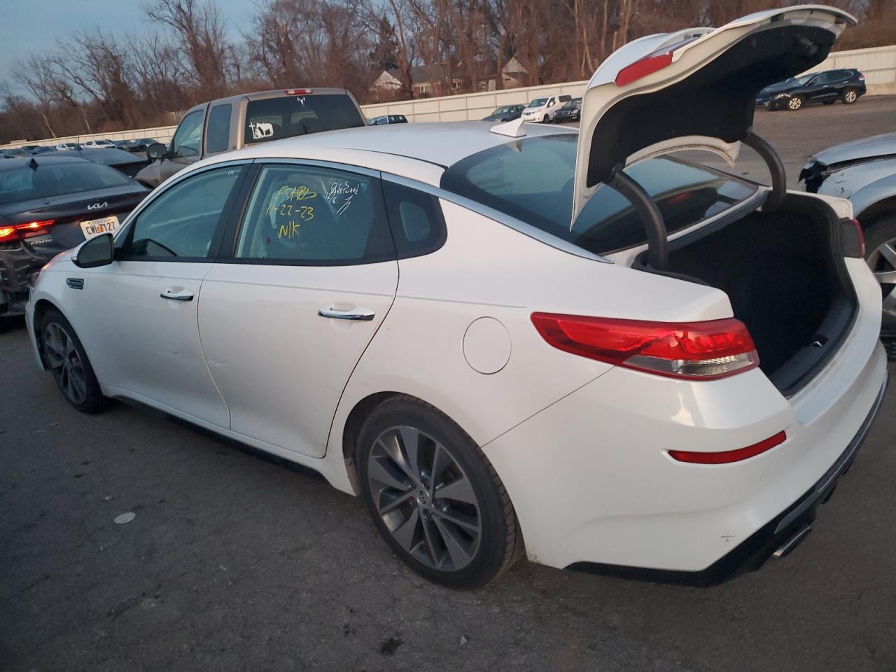 Image 2 of 2019 KIA OPTIMA LX 2019 with VIN 5XXGT4L35KG291227