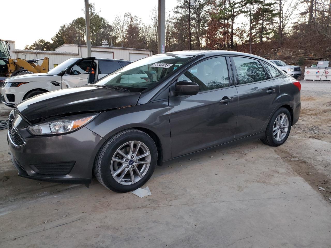 Image 1 of 2018 FORD FOCUS SE 2018 with VIN 1FADP3F29JL307616