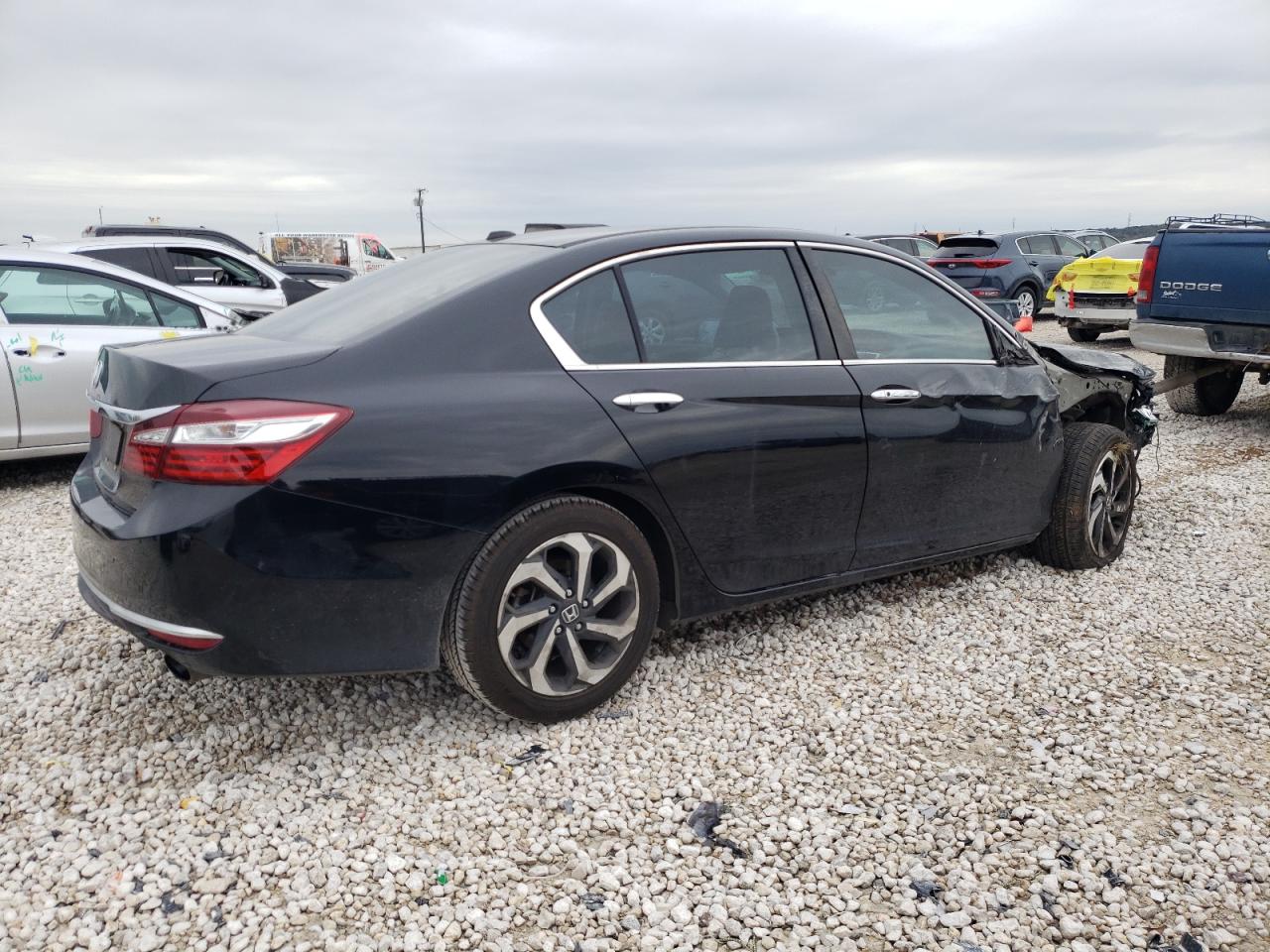 Image 3 of 2017 HONDA ACCORD EXL 2017 with VIN 1HGCR2F88HA190584