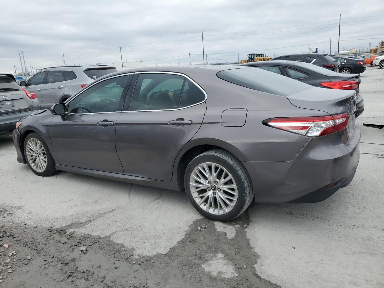Obraz 2 z 2018 TOYOTA CAMRY L 2018 z VIN 4T1B11HK7JU003520